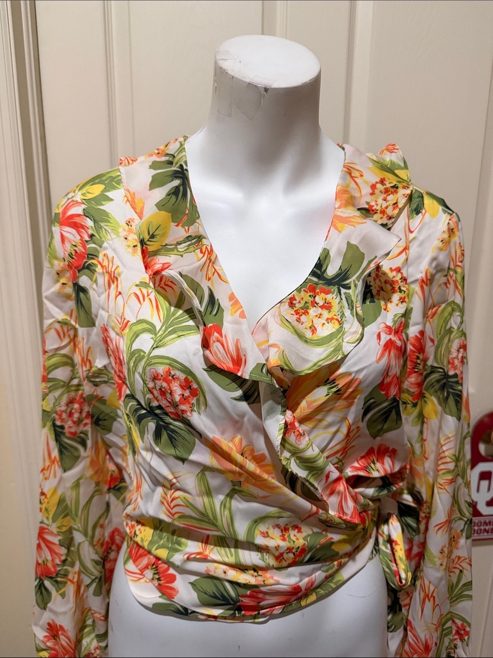 Ava & Aiden Cream Floral Wrap Top with Green & Coral Accents. NWOT US Large